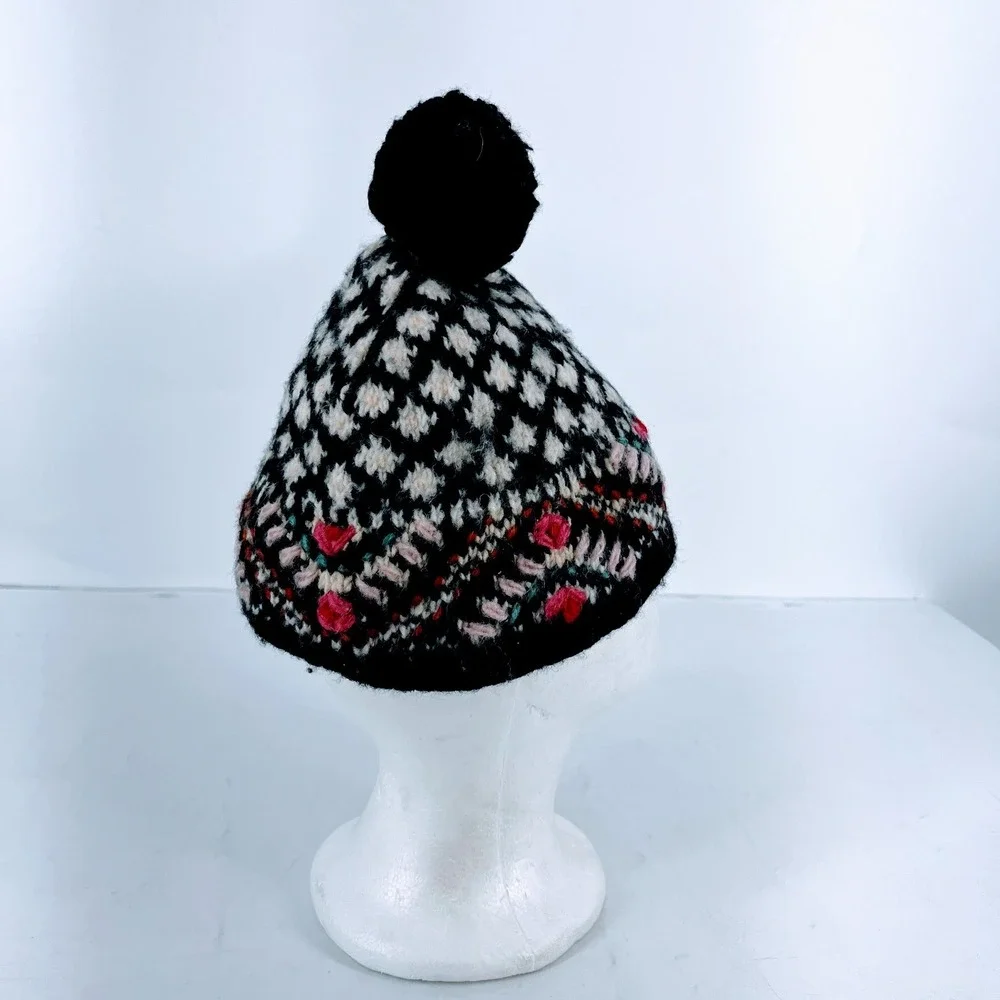 French Knot Anthropologie Merino‎ Wool Fair Isle Knit Floral Embroidered Beanie